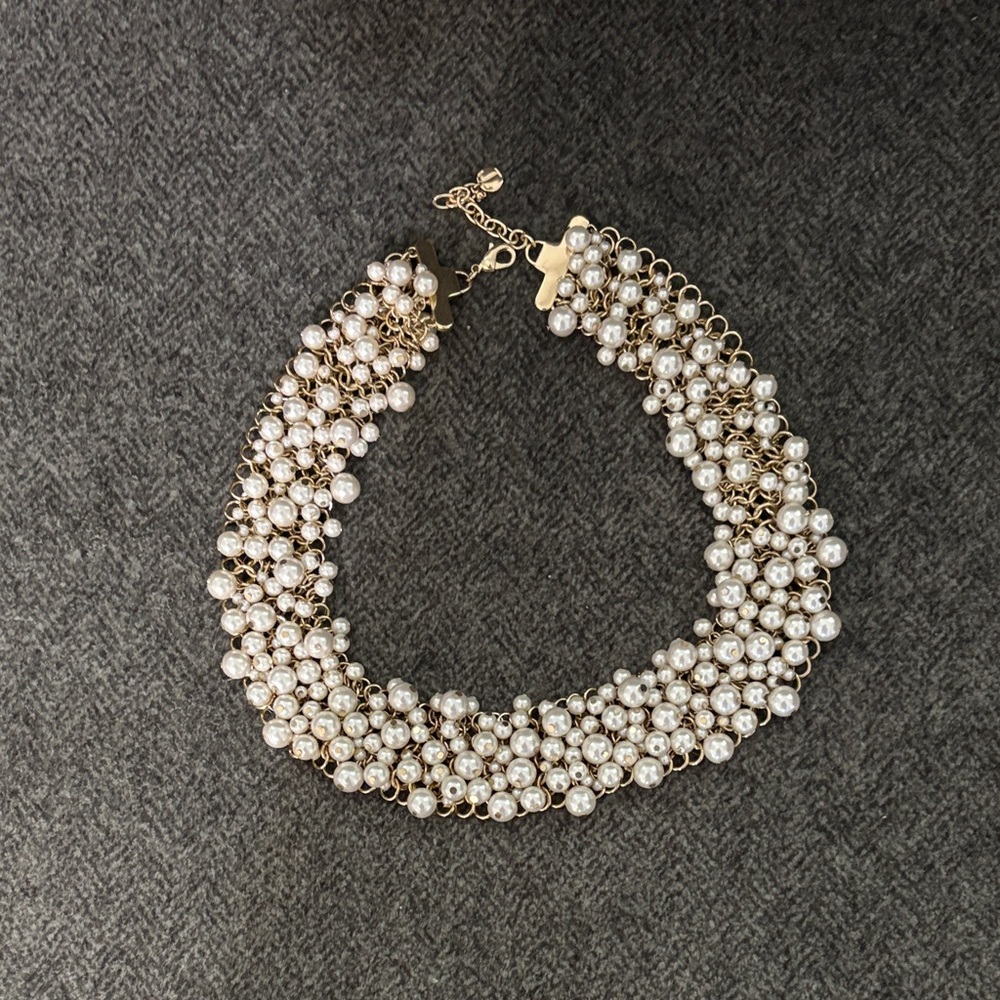Talbots Elegant Pearl and Gold Necklace